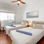 Carabeo By Interhome *